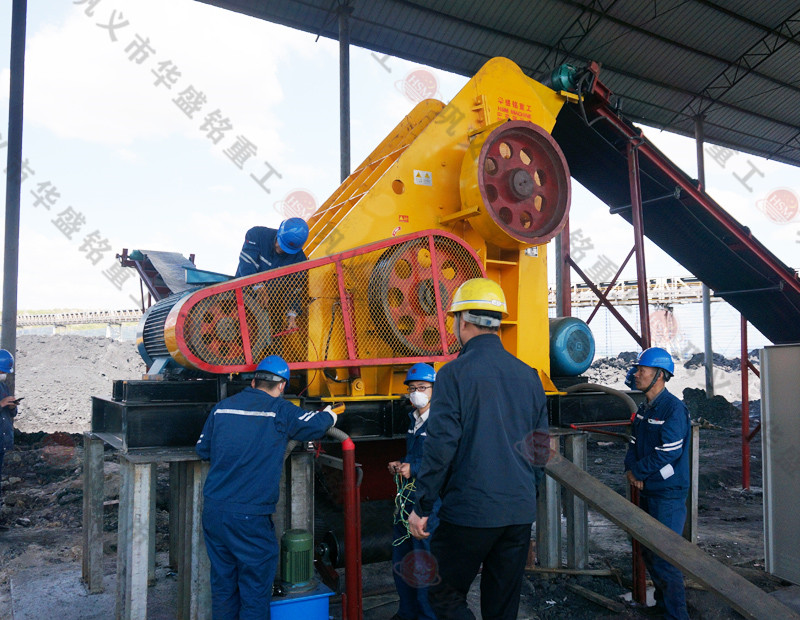 磚廠處理煤矸石頁巖適合用哪種粉碎機？多少錢一臺